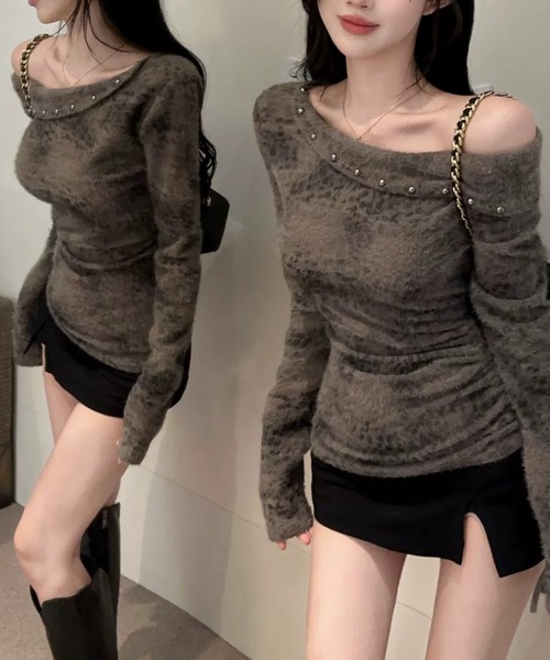 .KOM(ドットコム)の「A'GEM/9 × .kom 『.kom/ドットケーオーエム』 アシンメトリーネックシャギーニットトップス(Tシャツ/カットソー・レディース・ホワイト/ブラック/グレー・FREE)」の5枚目の写真