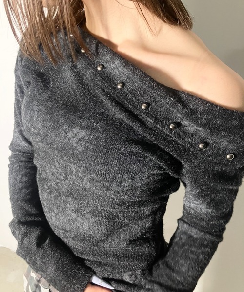 .KOM(ドットコム)の「A'GEM/9 × .kom 『.kom/ドットケーオーエム』 アシンメトリーネックシャギーニットトップス(Tシャツ/カットソー・レディース・ホワイト/ブラック/グレー・FREE)」の22枚目の写真