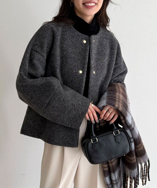 fredy emue（フレディエミュ）の「イタリアンエアリーノーカラーブルゾン（ブルゾン・レディース・ブラウン/チャコールグレー/ライトグレー・38）」の8枚目の写真