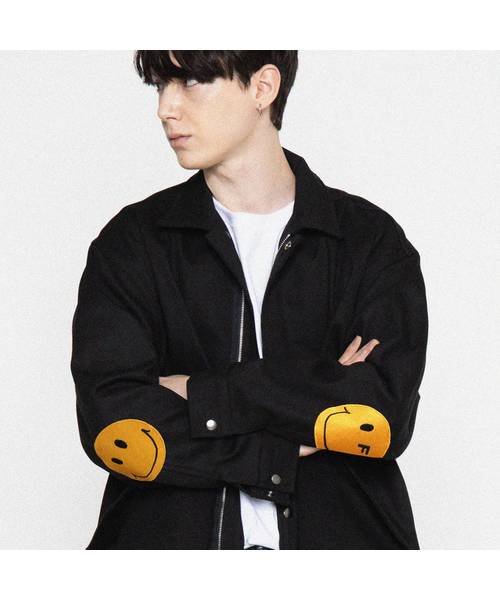 [UNISEX] ELBOW EMBROIDERED DOT SMILE WHITE CLIP JACKET_BLACK