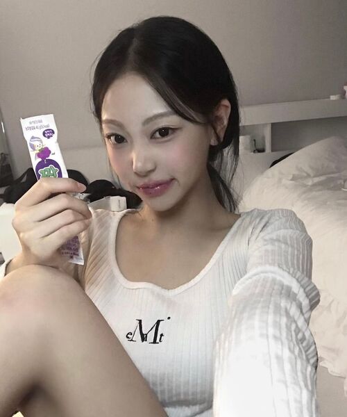 MUCENT(ムセント)の「フォシバックディテールツーウェイロングスリーブゴルジTシャツ(2カラー)(Tシャツ/カットソー・レディース・ホワイト/ブラック・FREE)」の16枚目の写真