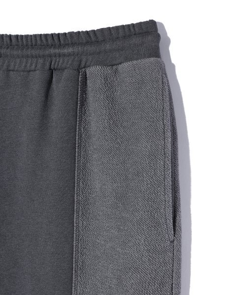 CRITIC（クリティック）の「INCISION PIGMENT JOGGER SWEATPANTS CHARCOAL（スウェットパンツ・レディース・その他・LARGE/MEDIUM/SMALL/X-LARGE）」の4枚目の写真