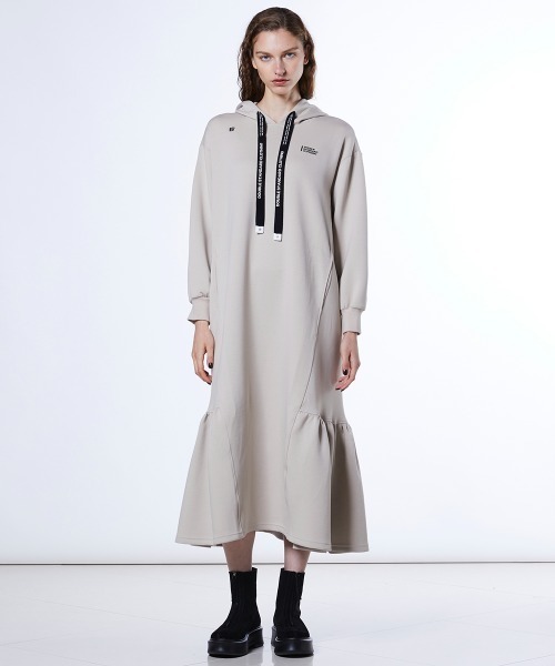 DOUBLE STANDARD CLOTHING（ダブルスタンダードクロージング）の「ダンボール フリルマキシワンピース（ワンピース・レディース・ベージュ/ネイビー・36/38）」の20枚目の写真
