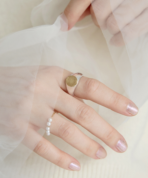 IENA(イエナ)の「GIGI/ジジ 別注 Artemis signet ring EX(リング・レディース・シルバー・13/11)」の2枚目の写真