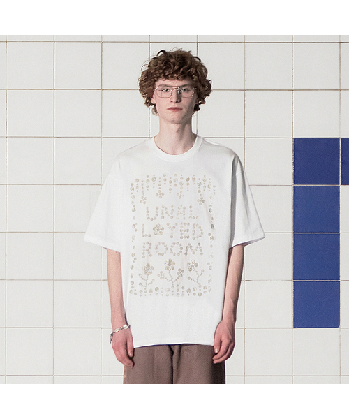 UNALLOYED(アナロイド)の「ボタンロゴTシャツ / ホワイト(Tシャツ/カットソー・メンズ・その他・SMALL/MEDIUM/LARGE)」の1枚目の写真