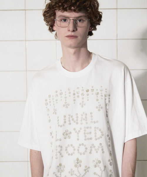 UNALLOYED(アナロイド)の「ボタンロゴTシャツ / ホワイト(Tシャツ/カットソー・メンズ・その他・SMALL/MEDIUM/LARGE)」の7枚目の写真