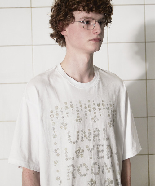 UNALLOYED(アナロイド)の「ボタンロゴTシャツ / ホワイト(Tシャツ/カットソー・メンズ・その他・SMALL/MEDIUM/LARGE)」の9枚目の写真