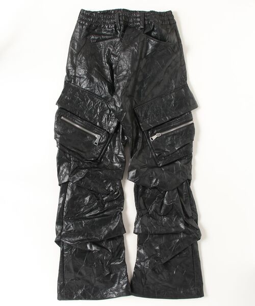 ROYAL FLASH(ロイヤルフラッシュ)の「A.F ARTEFACT/エーエフ・アーティファクト/BOOTS CUT TUCK CARGO PANTS / WASHER SYNTHETIC LEATHER / ag-12006-3(その他パンツ・メンズ・ブラック・1/2)」の1枚目の写真
