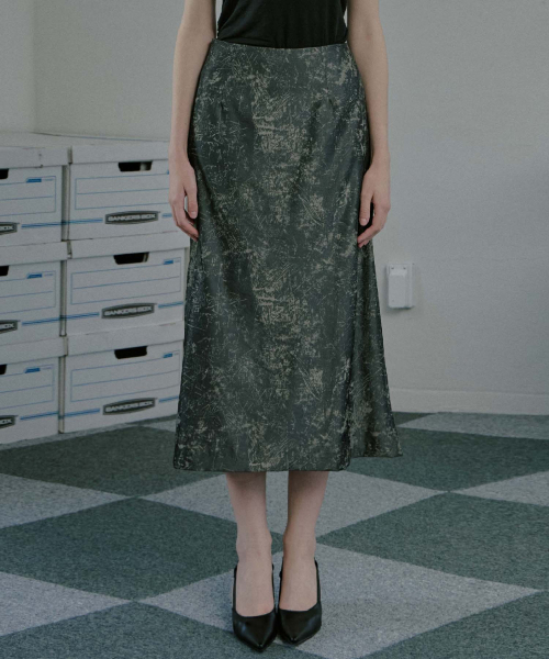 MOIREMOA(モアレモア)の「Crack silky long skirt -charcoal(スカート・レディース・その他・SMALL/MEDIUM)」の5枚目の写真