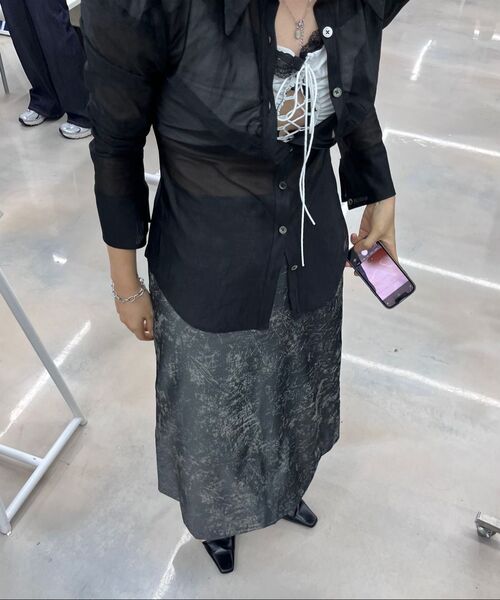MOIREMOA(モアレモア)の「Crack silky long skirt -charcoal(スカート・レディース・その他・SMALL/MEDIUM)」の7枚目の写真