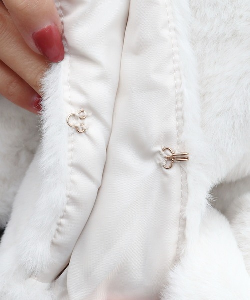 CECIL McBEE（セシルマクビー）の「スタンドカラーファーブルゾン（その他アウター・レディース・ライトベージュ/グレイッシュベージュ・MEDIUM/LARGE）」の9枚目の写真