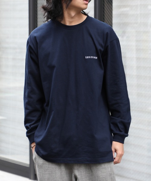 MAISON CLUB（メゾンクラブ）の「【MAISON CLUB】ワンポイント刺繍ロングスリーブTee LESS IS MORE（Tシャツ/カットソー・メンズ・ブラック/カーキ/ホワイト/ネイビー・XX-LARGE/M/XL/L）」の4枚目の写真