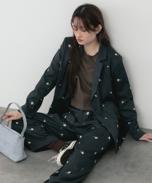 HEILIS(ヘイリス)の「オーバーサイズ花柄刺繍ジャケット(テーラードジャケット・レディース・ネイビー・FREE)」の8枚目の写真