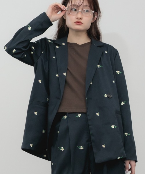 HEILIS(ヘイリス)の「オーバーサイズ花柄刺繍ジャケット(テーラードジャケット・レディース・ネイビー・FREE)」の3枚目の写真