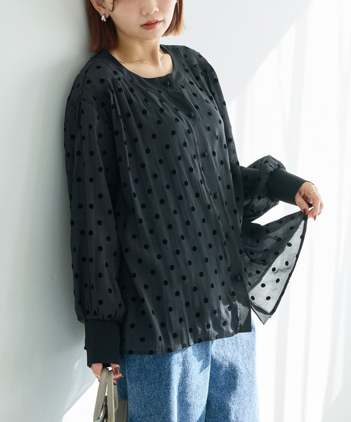 LAVEANGE(ラビアンジェ)の「シアーフロッキードットブラウス(シャツ/ブラウス・レディース・オフホワイト/ブラック・4L/3L/LL/M/5L)」の3枚目の写真