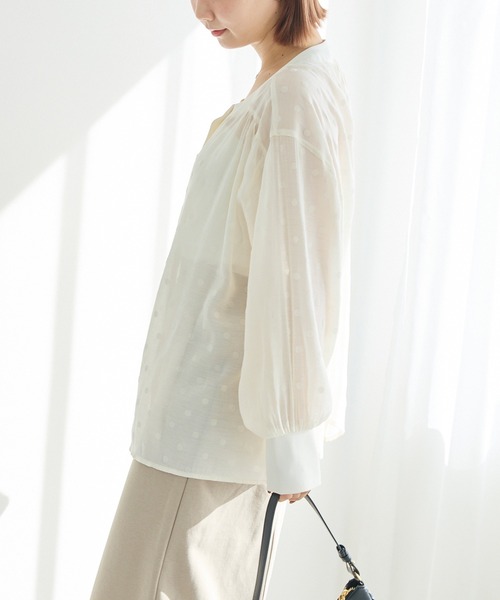 LAVEANGE(ラビアンジェ)の「シアーフロッキードットブラウス(シャツ/ブラウス・レディース・オフホワイト/ブラック・4L/3L/LL/M/5L)」の15枚目の写真