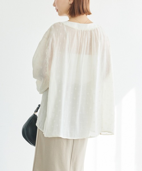 LAVEANGE(ラビアンジェ)の「シアーフロッキードットブラウス(シャツ/ブラウス・レディース・オフホワイト/ブラック・4L/3L/LL/M/5L)」の16枚目の写真