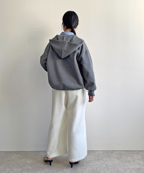 LHELBIE(レルビエ)の「パール+ロゴジップパーカー(パーカー・レディース・チャコールグレー/グレー/オフホワイト・M)」の20枚目の写真