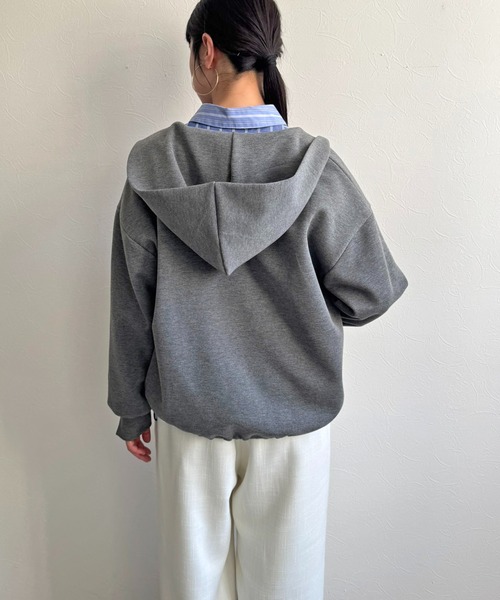 LHELBIE(レルビエ)の「パール+ロゴジップパーカー(パーカー・レディース・チャコールグレー/グレー/オフホワイト・M)」の21枚目の写真