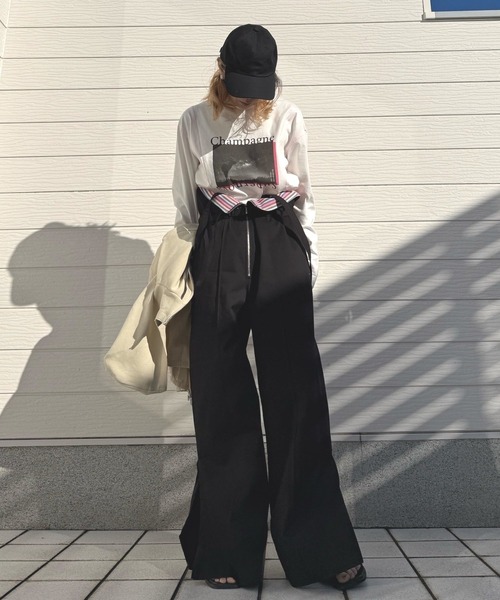 Q(キュー)の「ボーダーリブサスペ2wayパンツ(その他パンツ・レディース・ベージュ/ブラック・MEDIUM)」の2枚目の写真