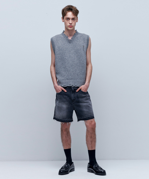 ANYTIME LOREAK(エニタイムロレーク)の「PEONY DENIM SHORTS - BLACK(その他パンツ・レディース・その他・LARGE/SMALL/MEDIUM)」の2枚目の写真