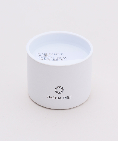 SASKIA DIEZ（サスキアディッツ）の「【SASKIA DIEZ/サスキア ディツ】PEARL EARCUFF DOUBLE（イヤーカフ・レディース・ホワイト・FREE）」の2枚目の写真