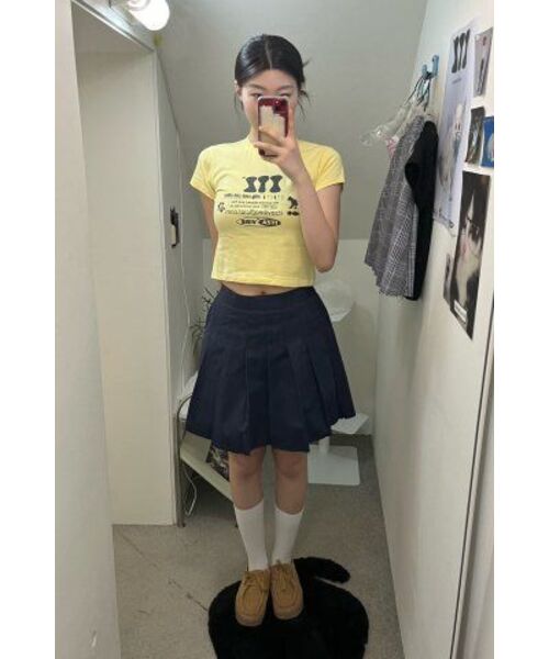ITZAVIBE(イッザバイブ)の「ITZ OFFICIAL LOGO CROP T SHIRT - YELLOW(Tシャツ/カットソー・レディース・その他・ONE SIZE)」の4枚目の写真