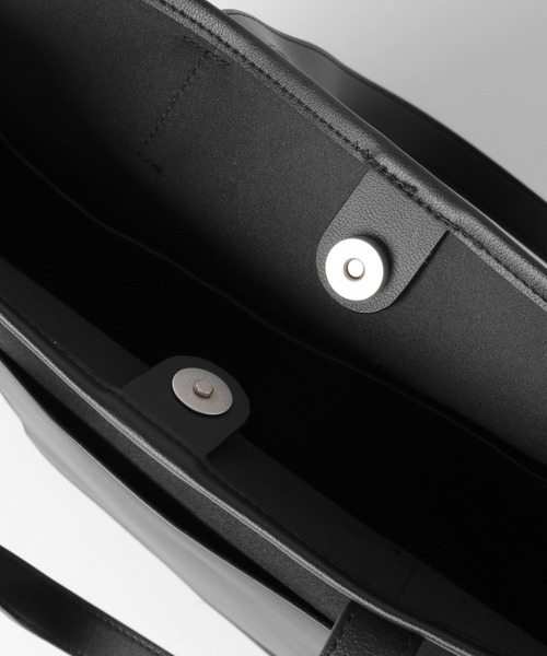 GLOBAL WORK（グローバルワーク）の「軽量ジャストポケットコンビトート/638053（トートバッグ・メンズ・アイボリー/ブラック・FREE）」の13枚目の写真