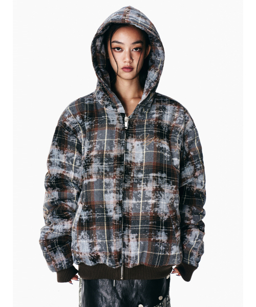 YEEL(ワイイーイーエル)の「CUBIC TARTAN CHECK HOODIE JUMPER BROWN(ダウンジャケット/コート・レディース・その他・S/M)」の1枚目の写真