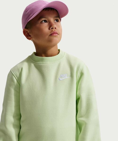 NIKE(ナイキ)の「ナイキ スポーツウェア クラブ フリース ジュニアスウェットシャツ / Nike Sportswear Club Fleece Big Kids' Sweatshirt FD3006-360 Light Liquid Lime(スウェット・キッズ・グリーン系・130/140/150/160)」の3枚目の写真