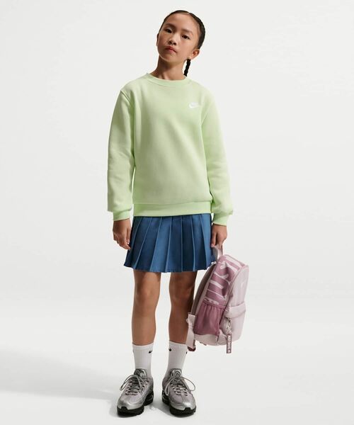 NIKE(ナイキ)の「ナイキ スポーツウェア クラブ フリース ジュニアスウェットシャツ / Nike Sportswear Club Fleece Big Kids' Sweatshirt FD3006-360 Light Liquid Lime(スウェット・キッズ・グリーン系・130/140/150/160)」の6枚目の写真