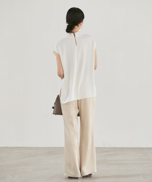 Noble（ノーブル）の「ボウタイライクノースリブラウス（シャツ/ブラウス・レディース・ホワイト系その他/モカ/ネイビー・FREE）」の8枚目の写真