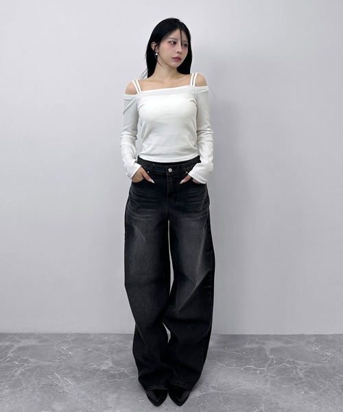 FOLLOWIN(フォロウィン)の「ブラックフェード ワイドデニムパンツ(デニムパンツ・レディース・ブラック・SMALL/MEDIUM/LARGE)」の2枚目の写真