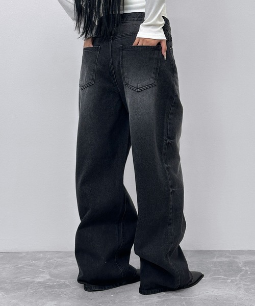FOLLOWIN(フォロウィン)の「ブラックフェード ワイドデニムパンツ(デニムパンツ・レディース・ブラック・SMALL/MEDIUM/LARGE)」の12枚目の写真