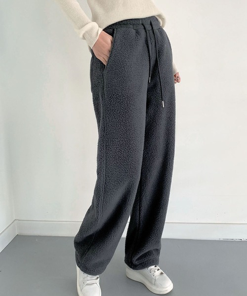 LOWO（ロワ）の「あったかボア素材 ゆったりワイドパンツ レディース リラックス（その他パンツ・レディース・ブルー/オフホワイト/レッド/ピンク/イエロー/チャコールグレー・FREE）」の16枚目の写真