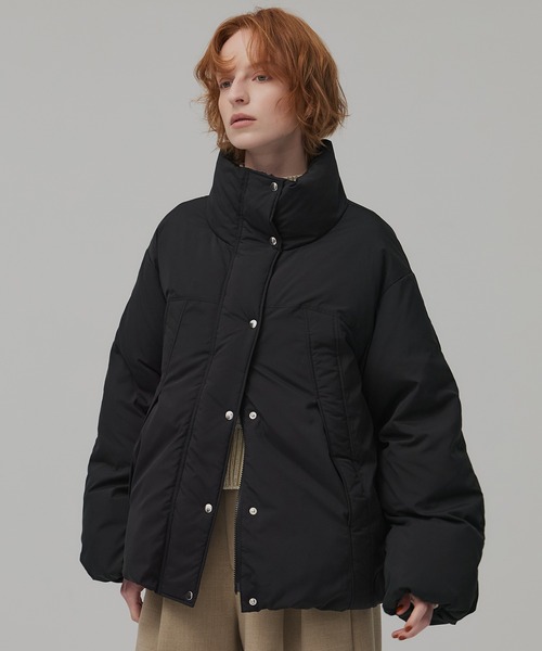 PUBLIC TOKYO（パブリックトウキョウ）の「【残りわずか】スタンドモンスターダウンコート（ダウンジャケット/コート・レディース・ブラック/ホワイト・1/2）」の12枚目の写真