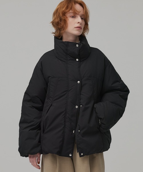 PUBLIC TOKYO（パブリックトウキョウ）の「【残りわずか】スタンドモンスターダウンコート（ダウンジャケット/コート・レディース・ブラック/ホワイト・1/2）」の4枚目の写真