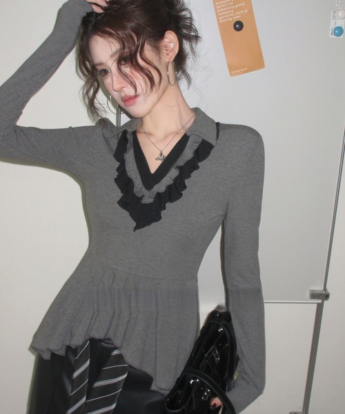 ADDITION STORE(アディションストア)の「\ワンホン大人女子オススメ/ フリルVネック ロングスリーブ ポロ(ポロシャツ・レディース・ブラック/ホワイト/グレー・FREE)」の1枚目の写真