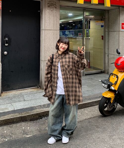 ODD STUDIO（オッドスタジオ）の「[ODD x SORANO] バルーンフィットデニムスナップボタンパンツ - BLUE（デニムパンツ・レディース・ブルー・1(S)/2(M)）」の6枚目の写真
