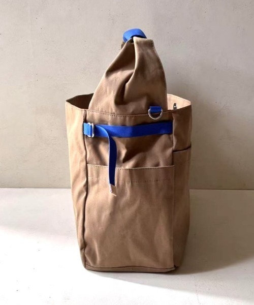 EARTH MADE（アースメイド）の「TUBE STRAP TOTE（トートバッグ・レディース・ベージュ/ライトグレー・FREE）」の6枚目の写真