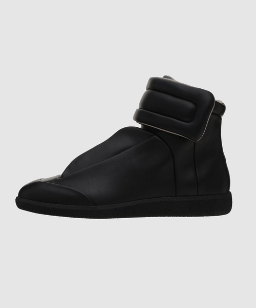 Maison Margiela(メゾンマルジェラ)の「SNEAKERS(スニーカー・メンズ・ホワイト/ブラック・43/42.5/42)」の2枚目の写真