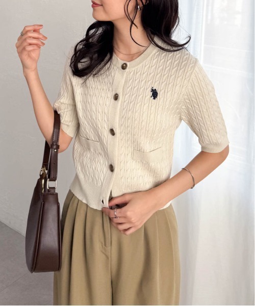 U.S. POLO ASSN.（ユーエスポロアッスン）の「RANAN/solleim別注【U.S. POLO ASSN.】ゴールドボタン半袖刺繍ケーブルニットカーディガン（カーディガン/ボレロ・レディース・ブルー/アイボリー/ブラック/ネイビー・LL/M/L）」の21枚目の写真