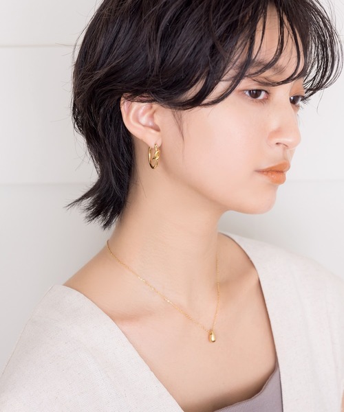 Cream dot.（クリームドット）の「【サージカルステンレス】ノットデザインがノーブルなステンレス製フープピアス（ピアス（両耳用）・レディース・シルバー/ピンクゴールド/ゴールド・ONE SIZE）」の17枚目の写真