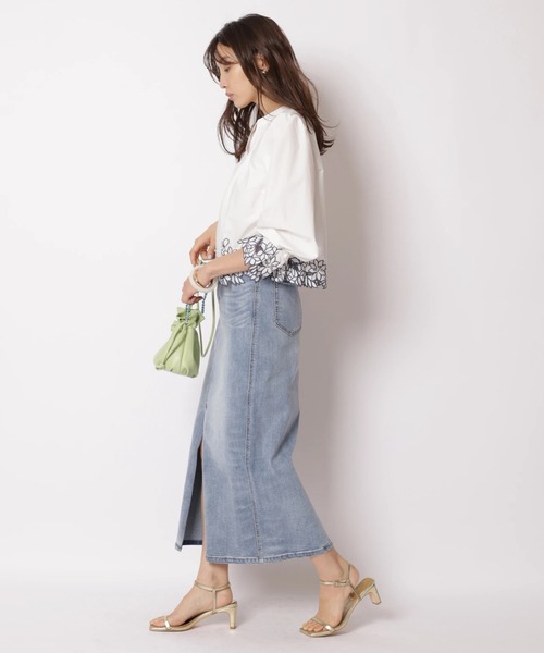 JUSGLITTY（ジャスグリッティー）の「デニムスリムタイトスカート（スカート・レディース・ライトブルー・2/1/0）」の5枚目の写真