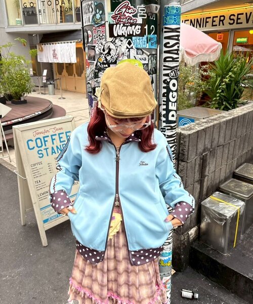 HELLO.SANFRANCISCO（ハローサンフランシスコ）の「【momoコラボ】【HELLO.SANFRANCISCO/ハローサンフランシスコ】配色トラックジャケット（ブルゾン・レディース・サックスブルー/イエロー/ブラウン・ONE SIZE）」の8枚目の写真