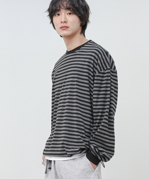 MODERMENT（モダーメント）の「ストライプオーバーサイズストリングロングスリーブ[チャコール]（Tシャツ/カットソー・レディース・その他・1/2）」の4枚目の写真