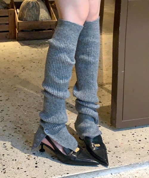 Vipoa（ヴィポア）の「ルーズボタンスリットレッグウォーマー（レッグウォーマー・レディース・アイボリー/ブラウン/オートミール/ブルー/グレー/ブラック・FREE）」の3枚目の写真