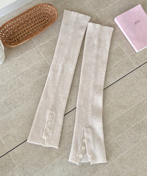 Vipoa（ヴィポア）の「ルーズボタンスリットレッグウォーマー（レッグウォーマー・レディース・アイボリー/ブラウン/オートミール/ブルー/グレー/ブラック・FREE）」の18枚目の写真