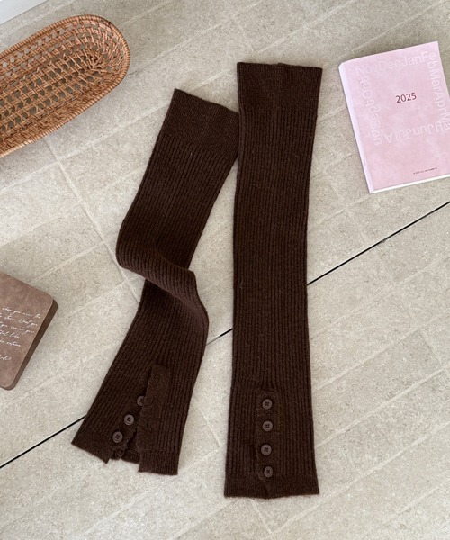 Vipoa（ヴィポア）の「ルーズボタンスリットレッグウォーマー（レッグウォーマー・レディース・アイボリー/ブラウン/オートミール/ブルー/グレー/ブラック・FREE）」の15枚目の写真