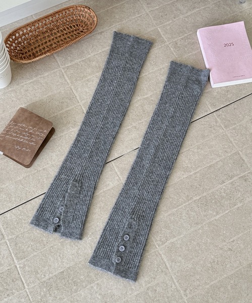 Vipoa（ヴィポア）の「ルーズボタンスリットレッグウォーマー（レッグウォーマー・レディース・アイボリー/ブラウン/オートミール/ブルー/グレー/ブラック・FREE）」の19枚目の写真